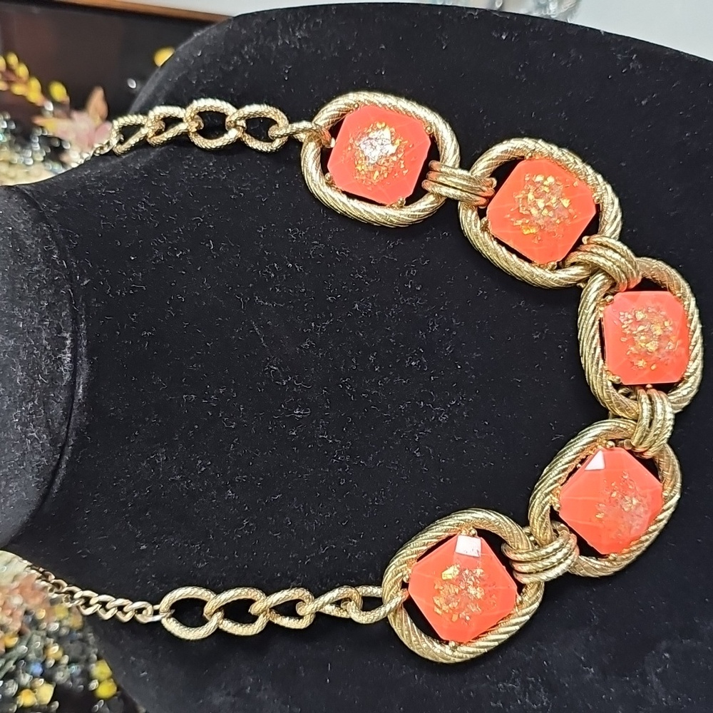 Gold Tone Chunky Necklace